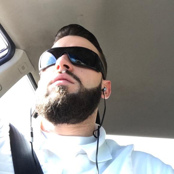 Meet your Posher, Tyler - Picture 1 of 1